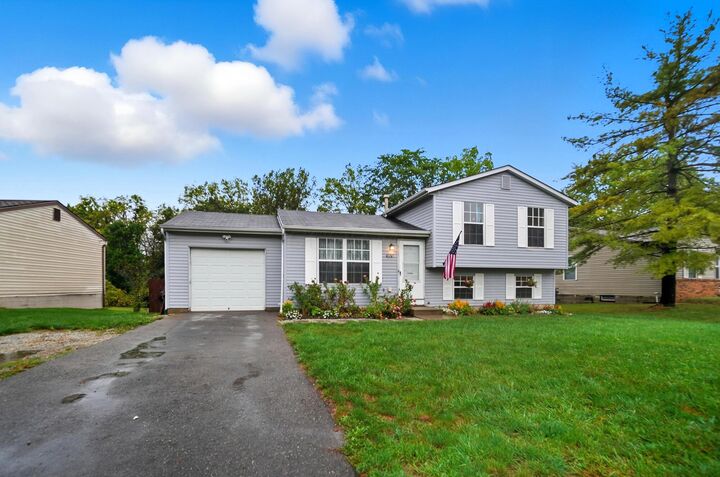 Property Photo: 4950 Cherry Creek S Parkway OH 43228
