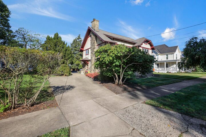 Property Photo: 9 Linden Avenue OH 43055