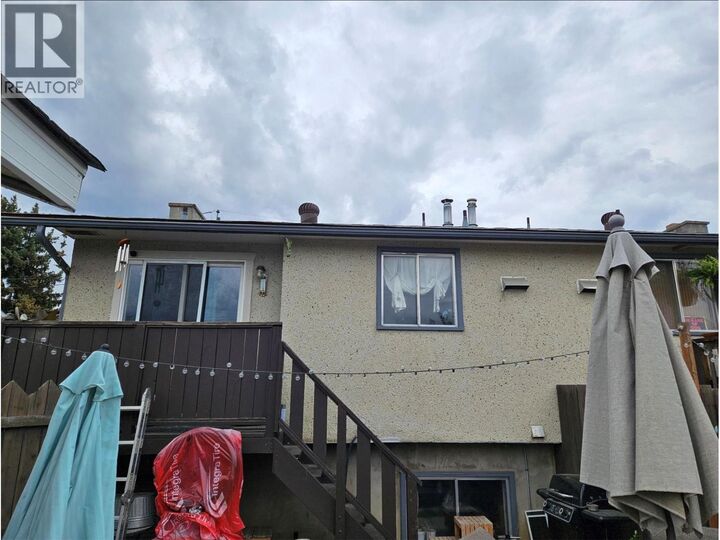 Property Photo:  640  642 Courtenay Crescent Crescent  BC V2B 1Z6 