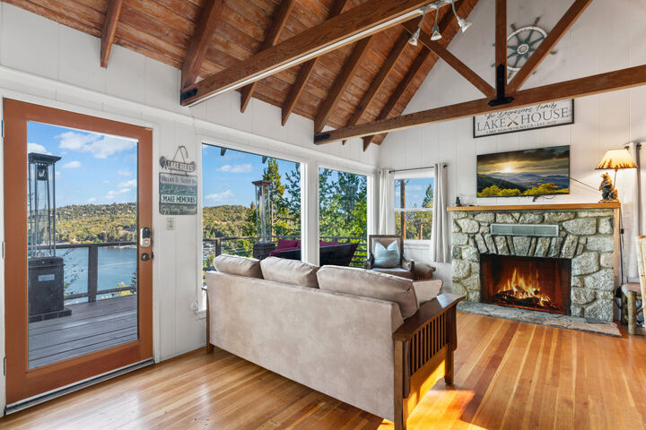 347 Emerald Drive  Lake Arrowhead CA 92352 photo