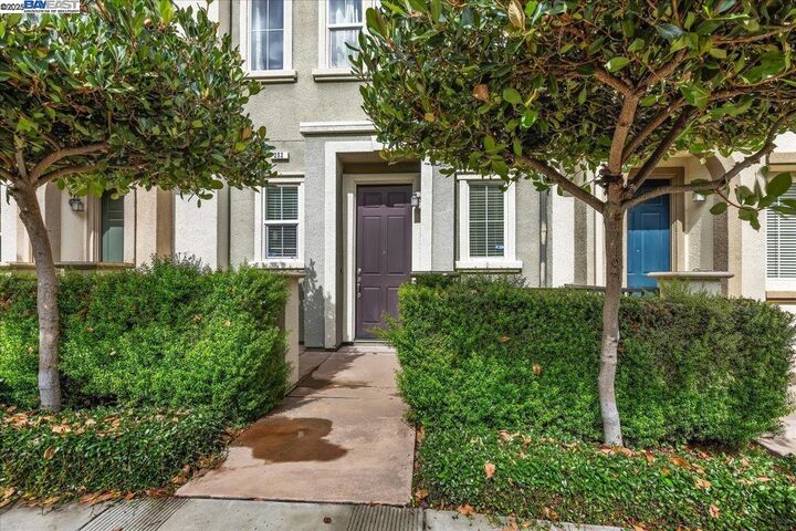 Property Photo: 252 Sullivan Way CA 94541