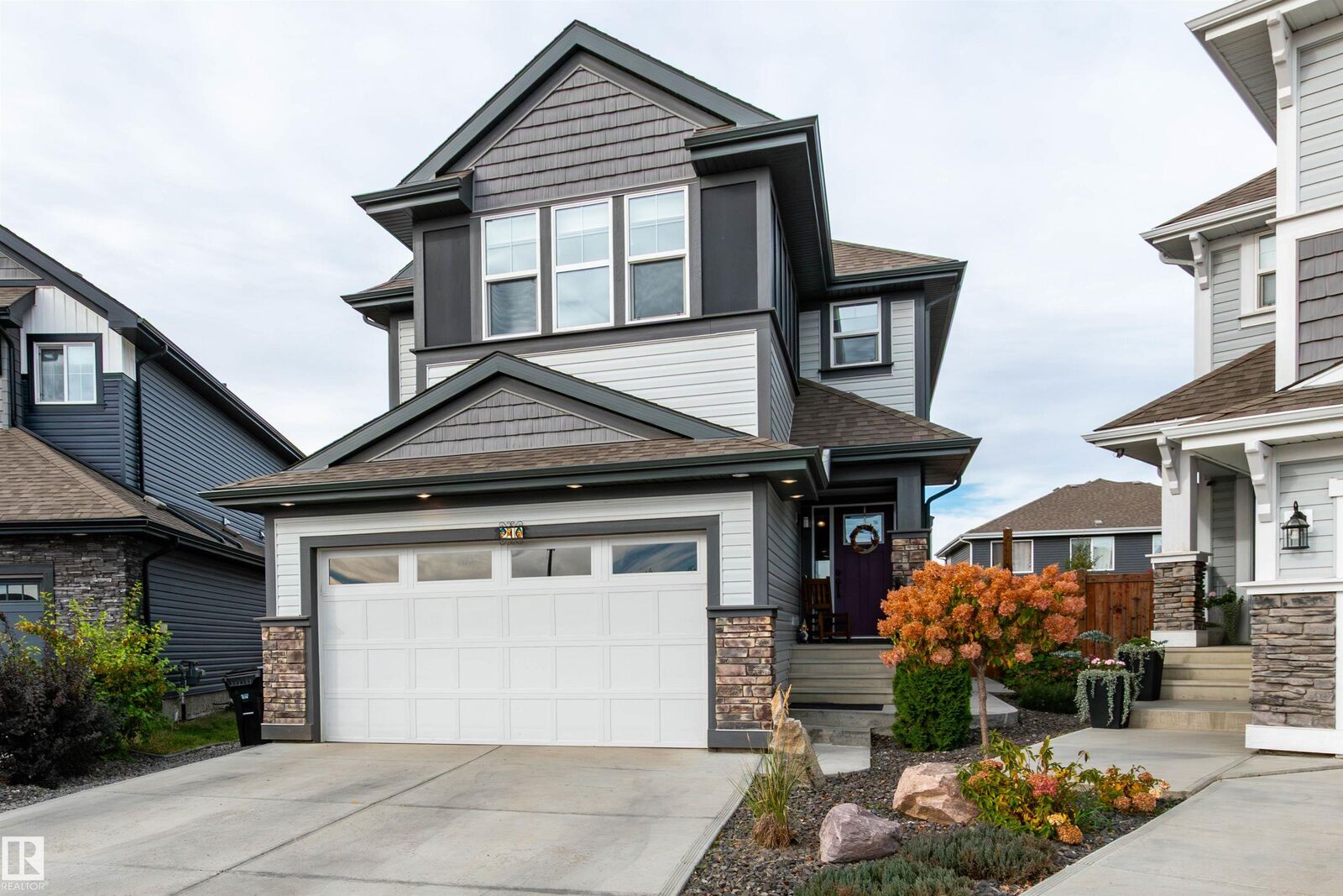 Property Photo:  210 Sago Cove  AB T8H 1A8 