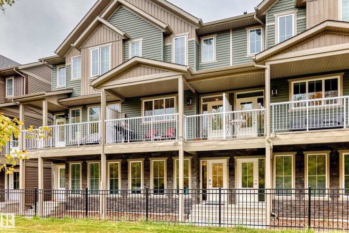 Property Photo: 1051 Graydon Hill Boulevard SW 16 AB T6W 3C8