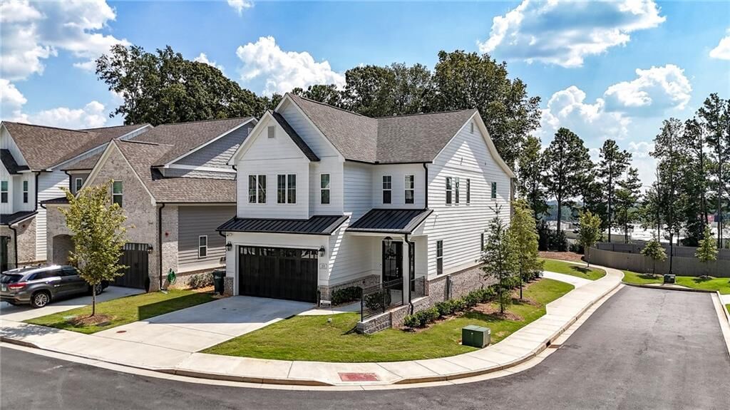 Property Photo:  233 Scottsdale Drive  GA 30064 