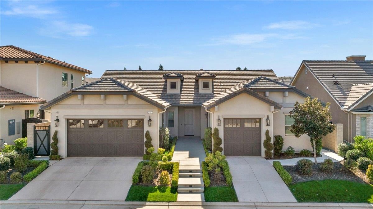 Property Photo:  2117 E Birdie  CA 93730 