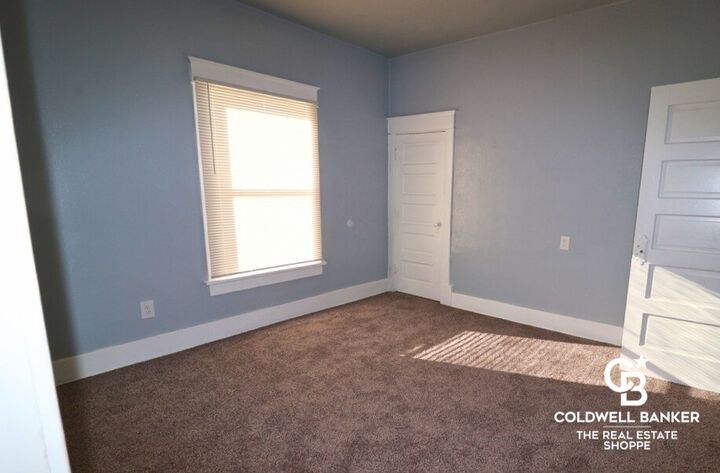 Property Photo:  414 E 5th Street  KS 67871