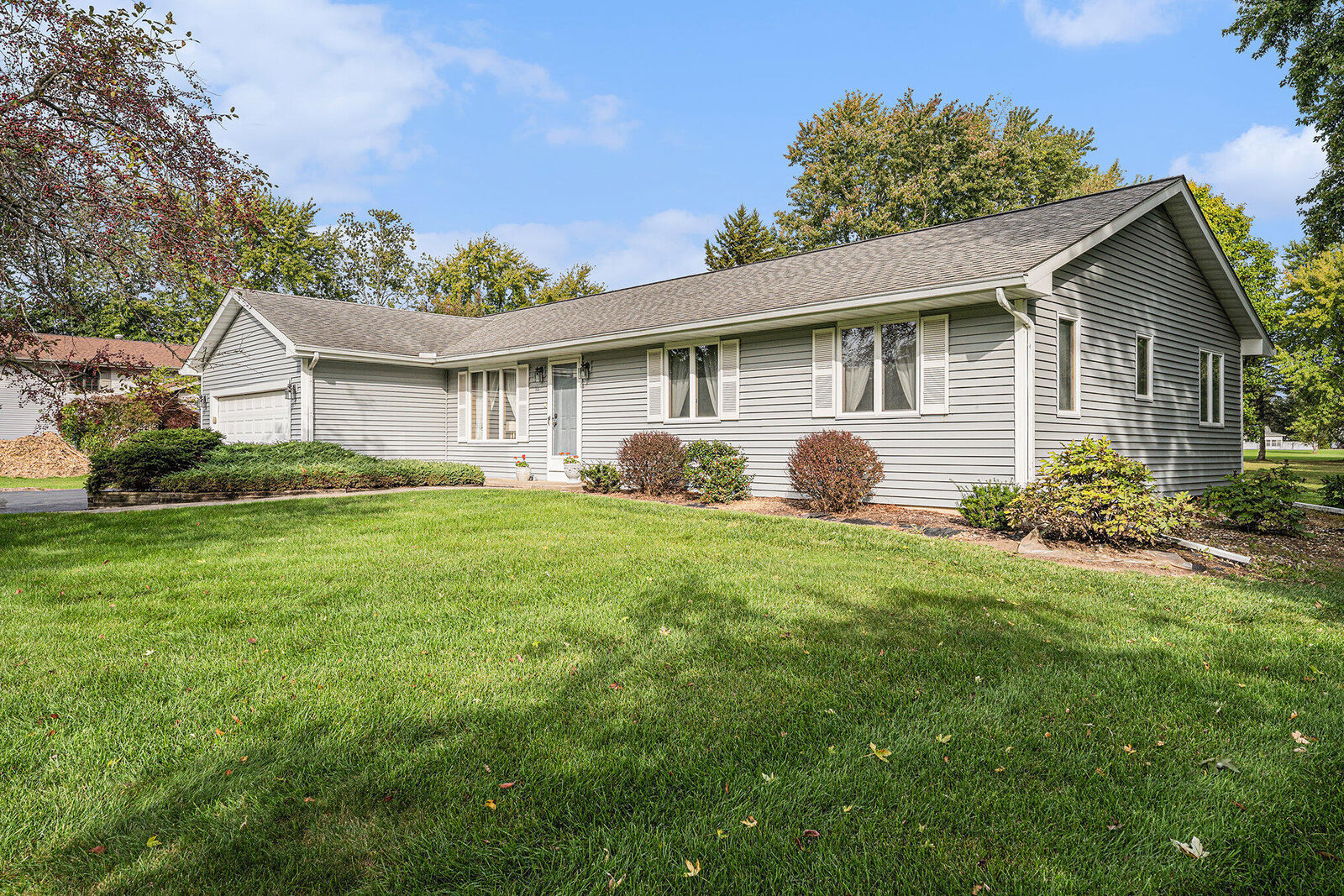 Property Photo:  3359 Blue Jay Drive  IN 46383