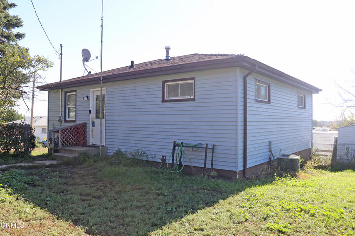 Property Photo: 311 12th Avenue NE ND 58554