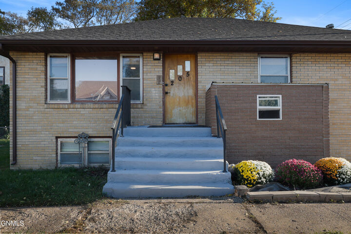 Property Photo:  205 3rd Street NW  ND 58554