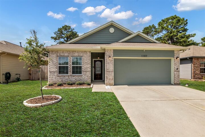 Property Photo: 1107 Grand Junction Drive TX 77375