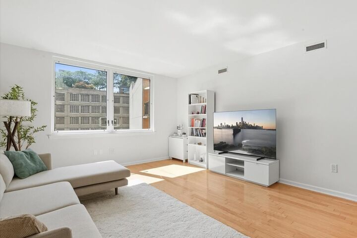Property Photo: 143 Morgan St 5C NJ 07302