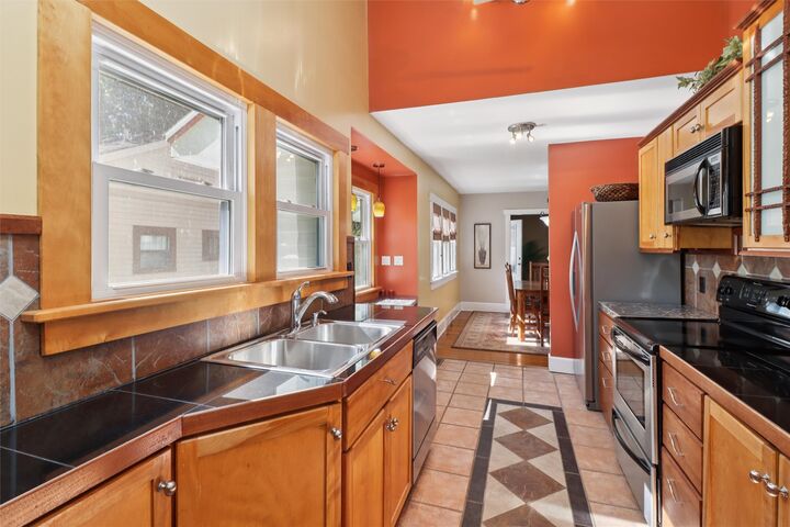 Property Photo:  1055 46th Street  IA 50311