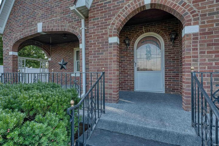 Property Photo:  603 E Park Street  IN 47648 