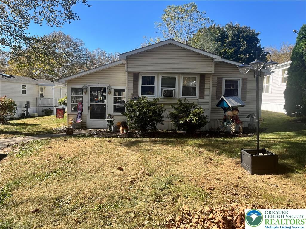 Property Photo: 45 Sycamore Drive PA 18014