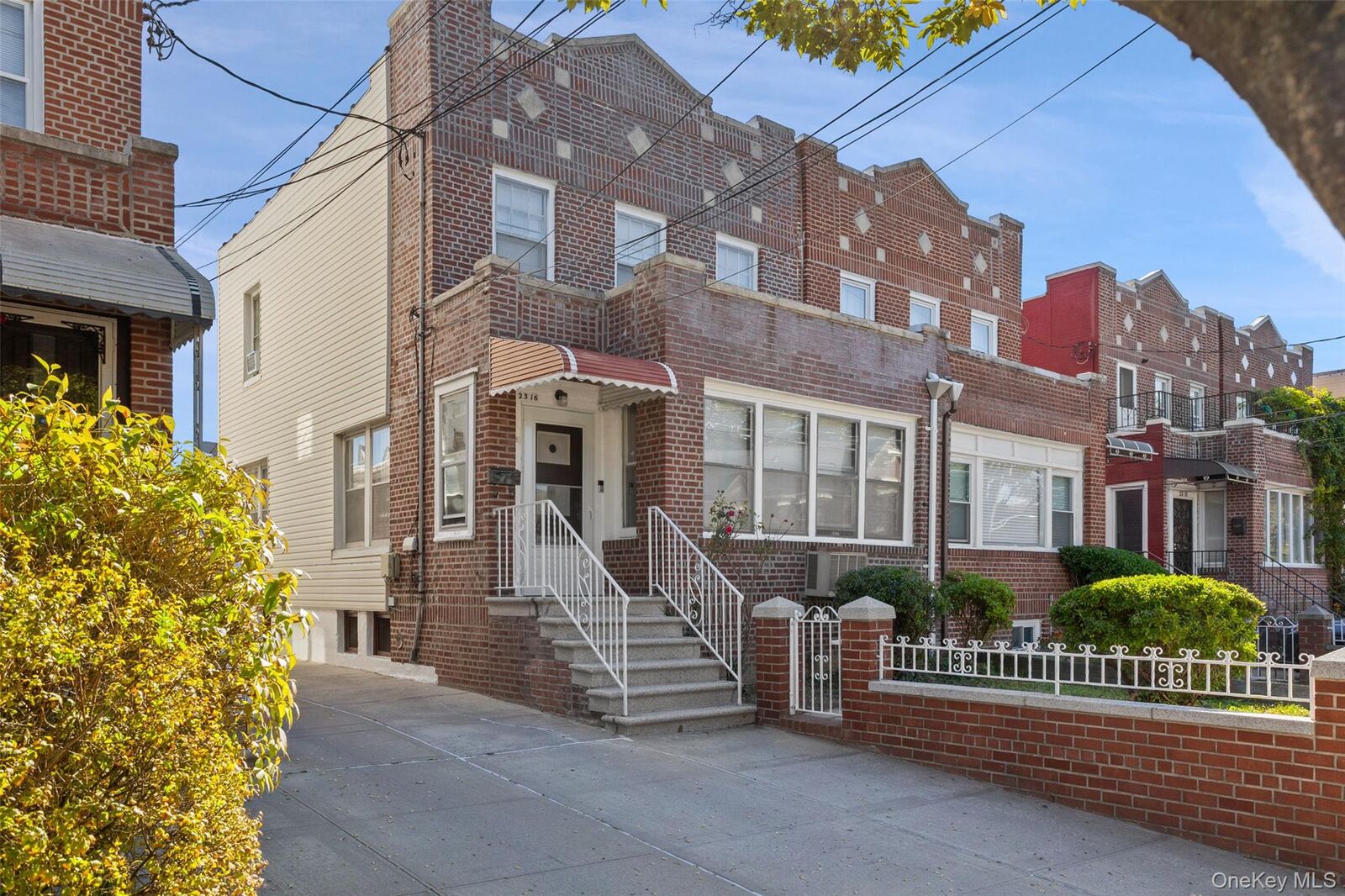 Property Photo: 2316 Laconia Avenue NY 10469