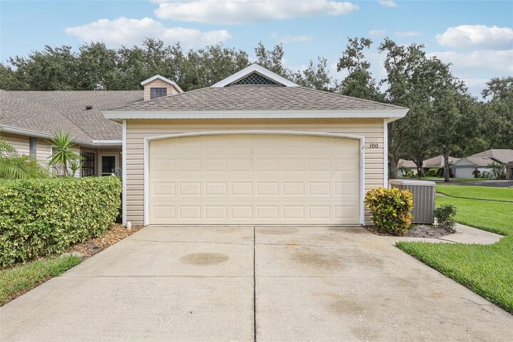 Property Photo: 100 Juniper Way FL 32778