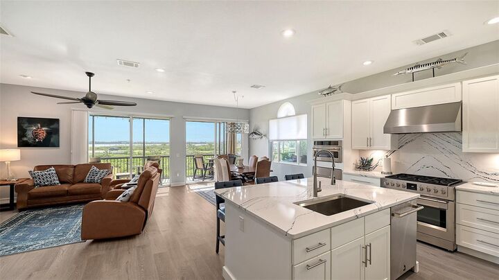 Property Photo: 1309 3rd Street Circle E FL 34221