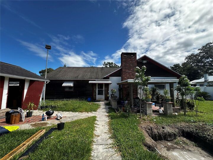 Property Photo: 1109 N Burton Street FL 33563