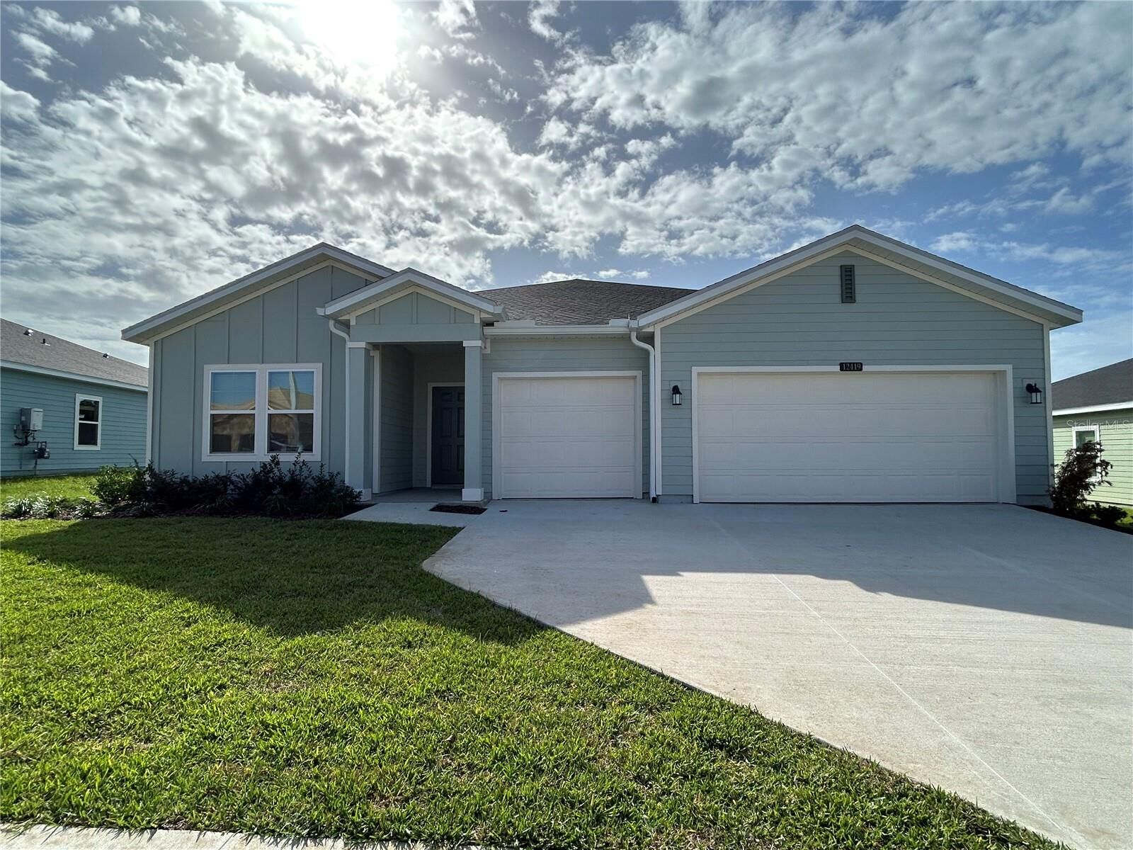 Property Photo: 12419 NW 139th Court FL 32615