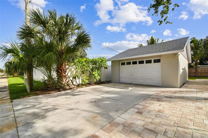 Property Photo:  4602 S Renellie Drive  FL 33611 