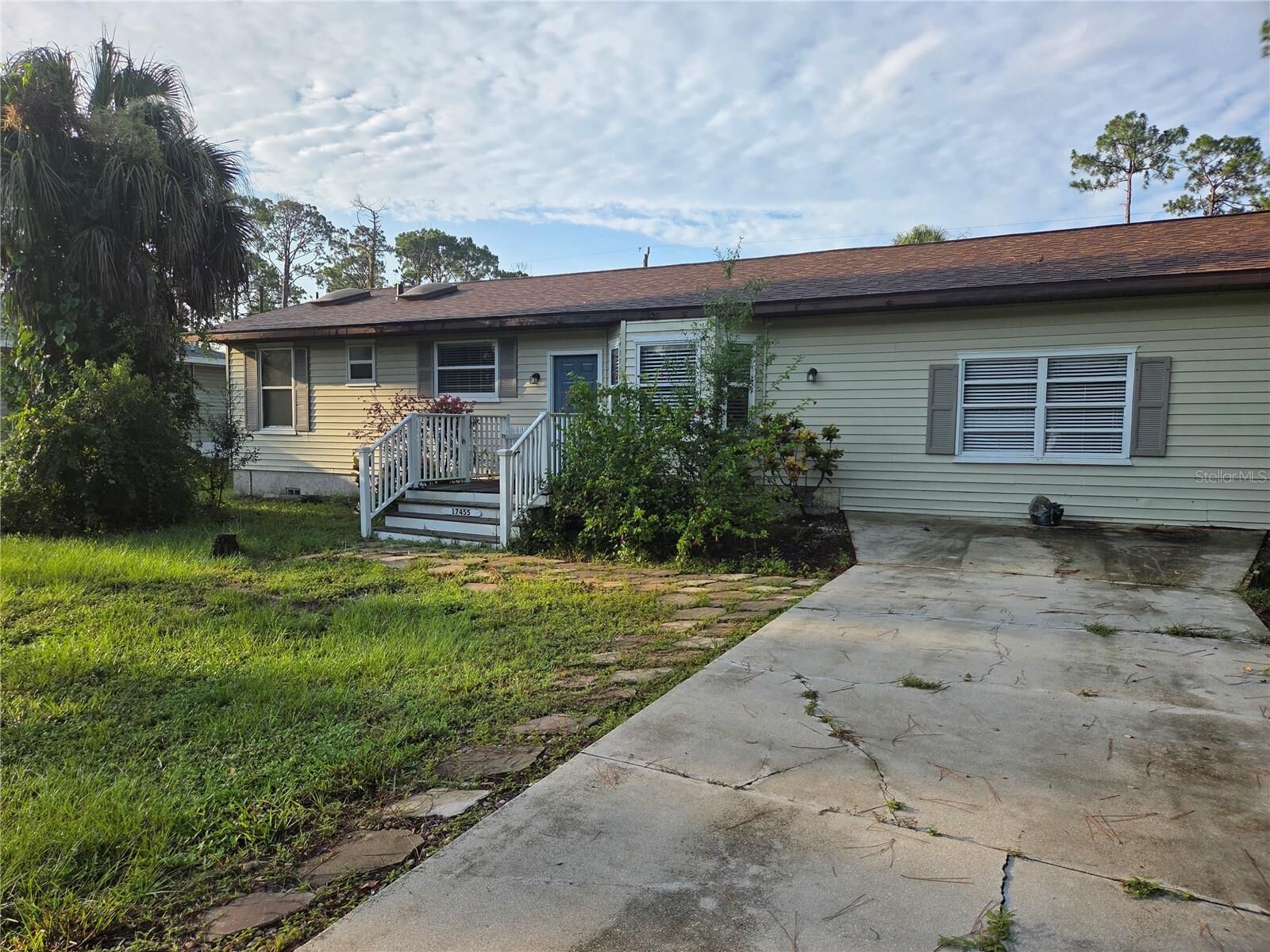 Property Photo:  17455 Masten Avenue  FL 33954 