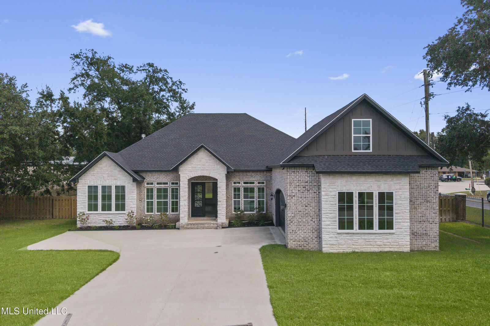 Property Photo: 500 Oak Haven Drive MS 39560
