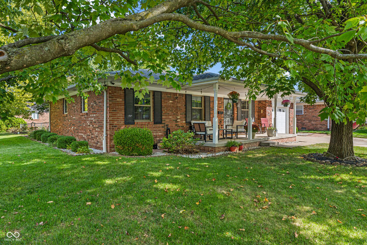 Property Photo: 2 Oakmont Court IN 46107