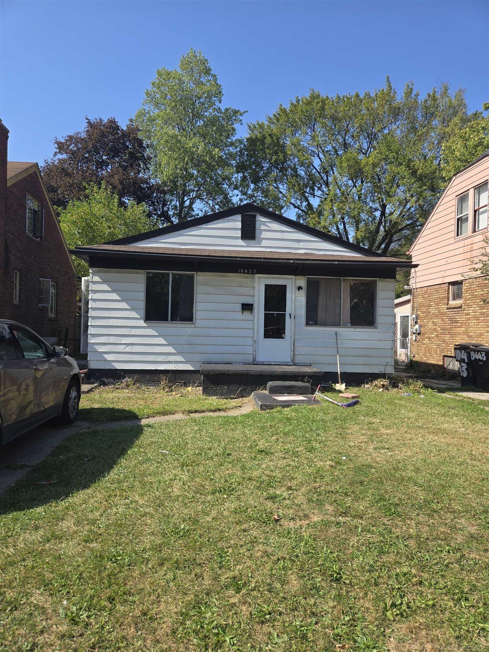 Property Photo:  19437 Conley Street  MI 48234 