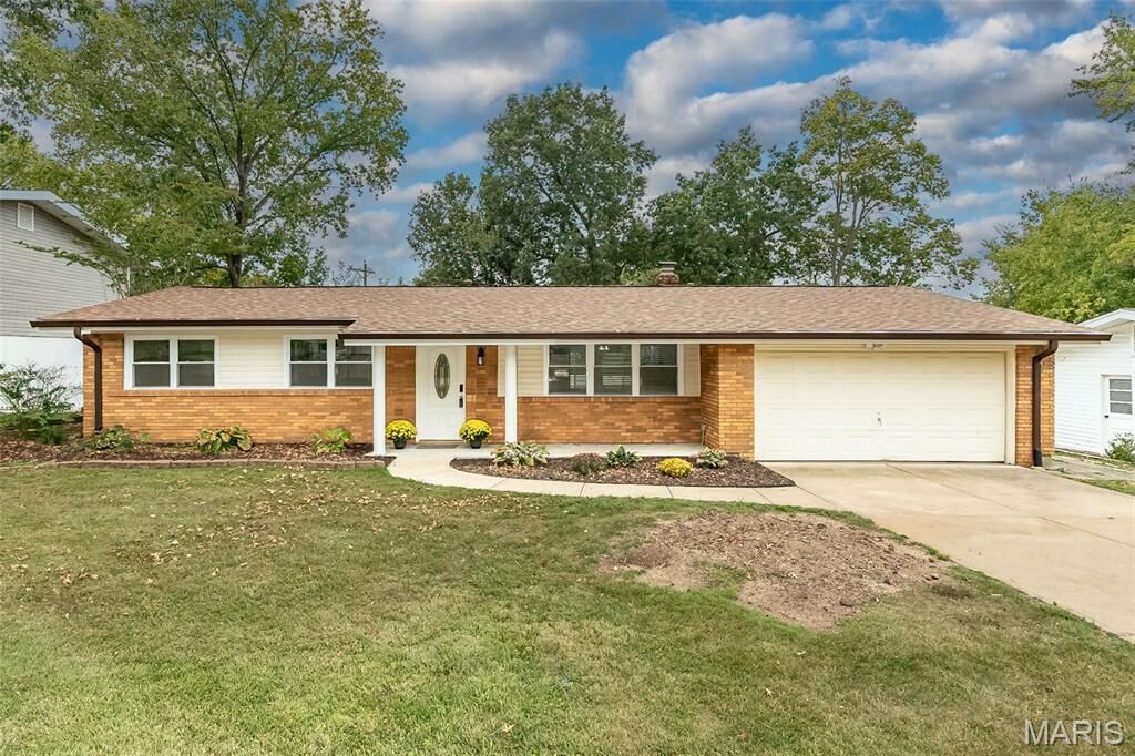 Property Photo: 1120 Westleigh Terrace MO 63021