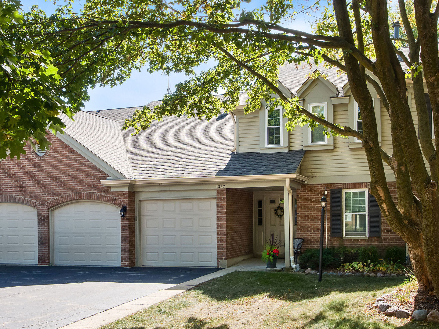 Property Photo:  1257 Rosewood Court D1  IL 60193