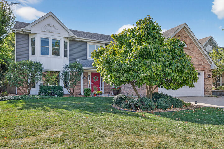 Property Photo: 306 Orchard Lane IL 60108