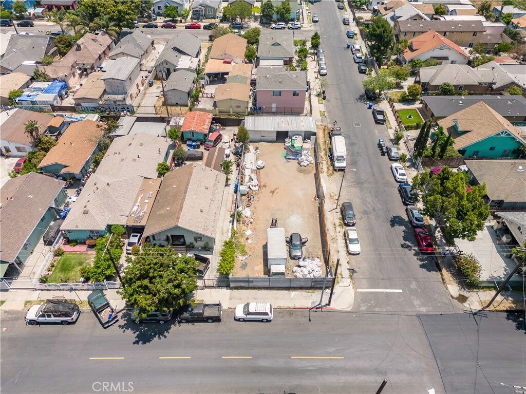 Property Photo: 1403 1403 E 42nd CA 90011