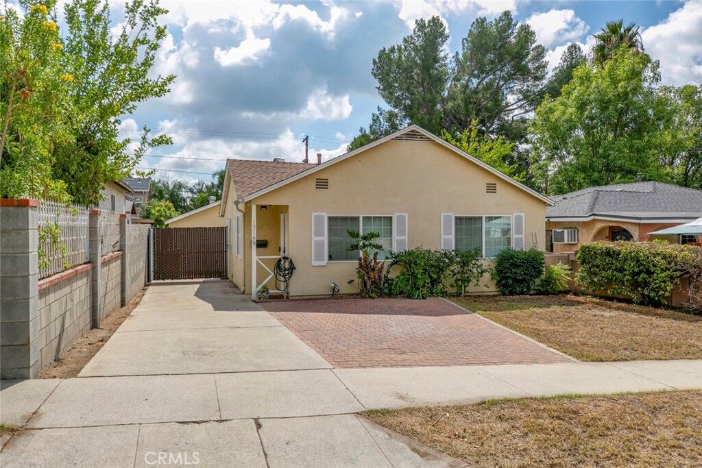 Property Photo: 13166 Aztec Street CA 91342