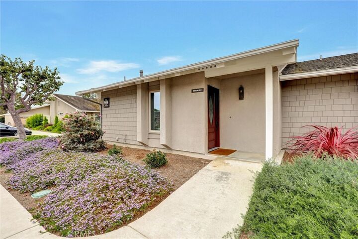 8565 Larkhall Circle 804 A  Huntington Beach CA 92646 photo