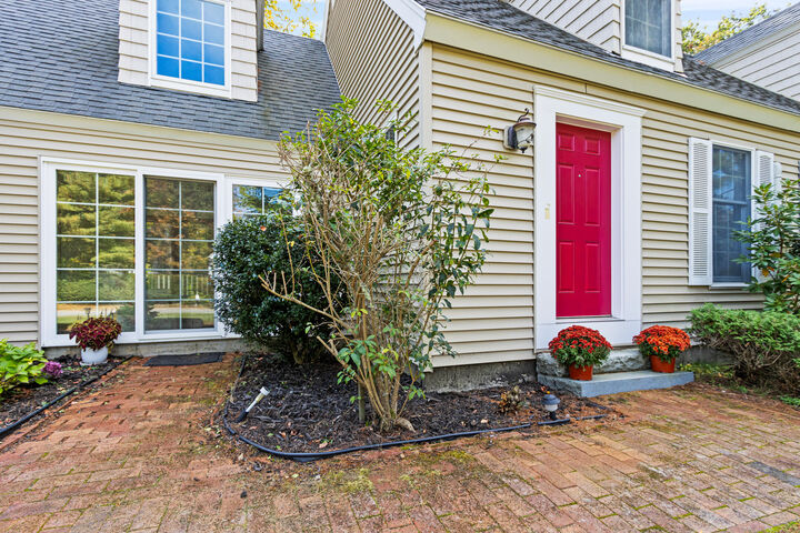 Property Photo: 2 Bunker Hill Terrace ME 04074