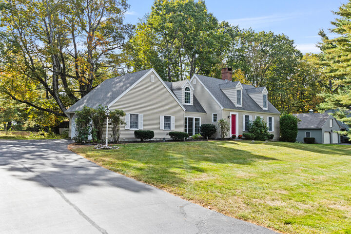 Property Photo: 2 Bunker Hill Terrace ME 04074