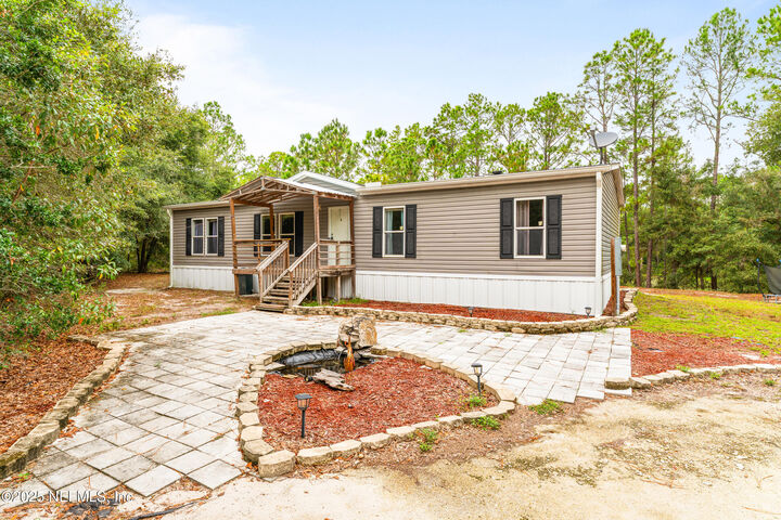 Property Photo:  5518 Gila Street  FL 32656 