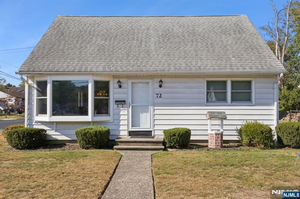 Property Photo:  72 Central Avenue  NJ 07442 