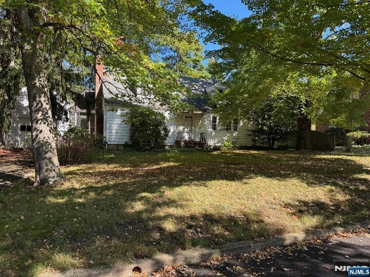 Property Photo:  784 Austin Avenue  NJ 07649 