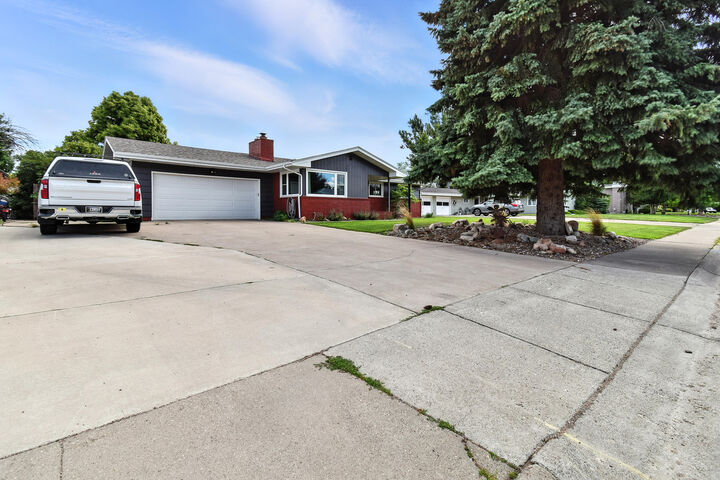 Property Photo:  1008 Buena Drive  MT 59404 