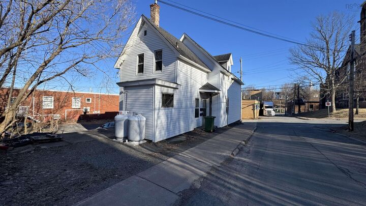 203 Maclean Street  New Glasgow NS B2H 4M7 photo