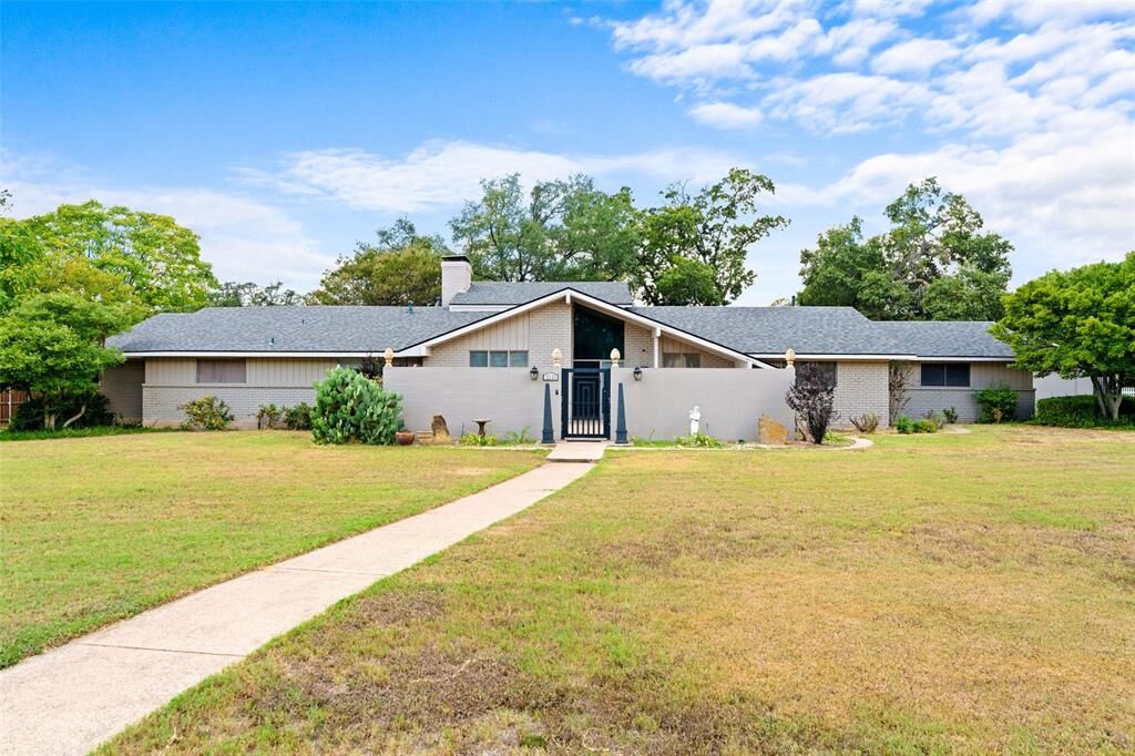 Photo de la propriété: 1115 S Greenstone Lane TX 75137