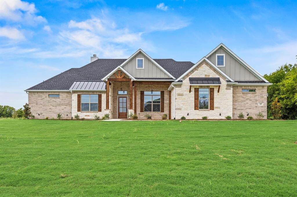 Property Photo: 72 Dove Landing Road TX 76272