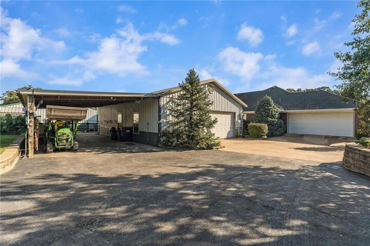 Property Photo: 19000 Huntington Drive AR 72736