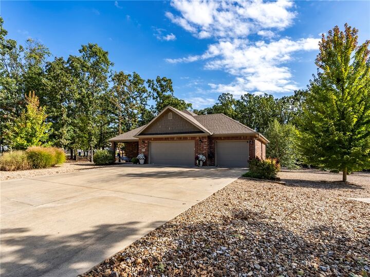 Property Photo: 7 Saint Andrews Circle AR 72715