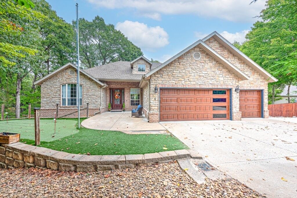 Property Photo: 4 Beckfoot Lane AR 72714
