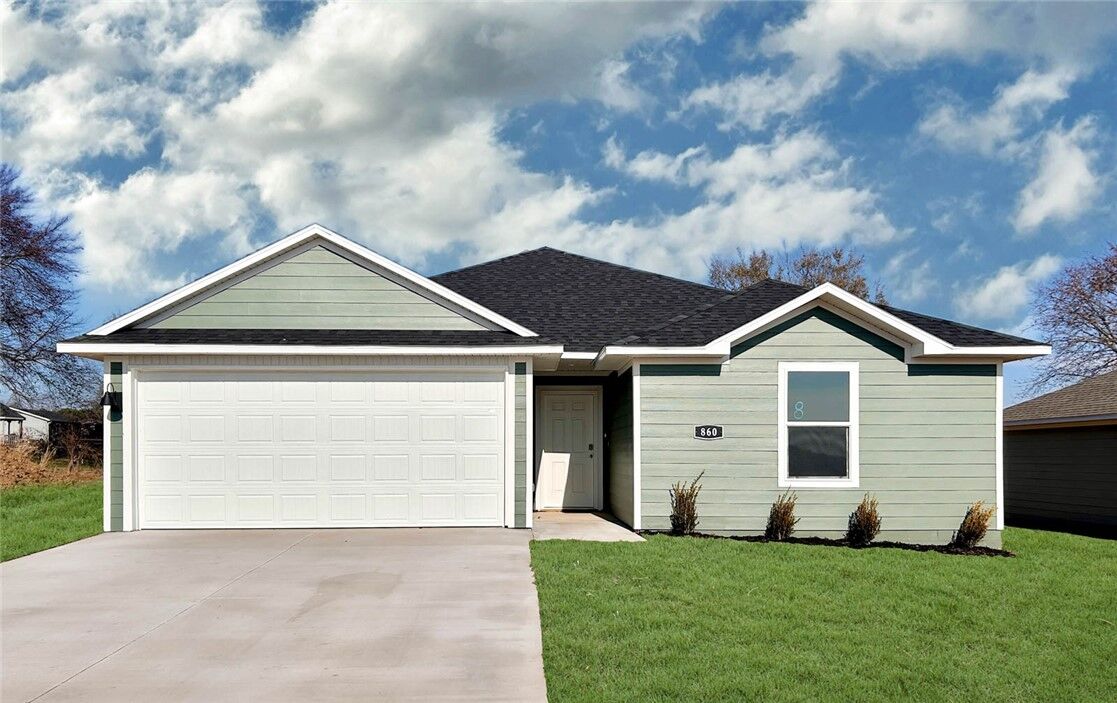 Property Photo:  970 Hudson Street  AR 72753 