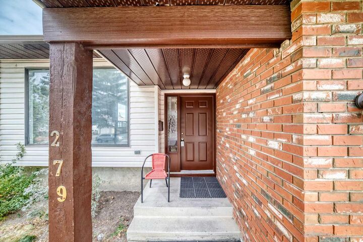 Photo de la propriété:  279 Beddington Circle NE  AB T3K 1N9 