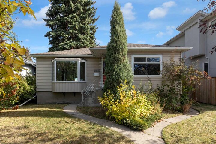 2412 22 Street NW  Calgary AB T2M 3W6 photo