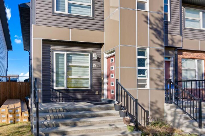 Photo de la propriété: 128 Livingston Parade NE AB T3P 0V6